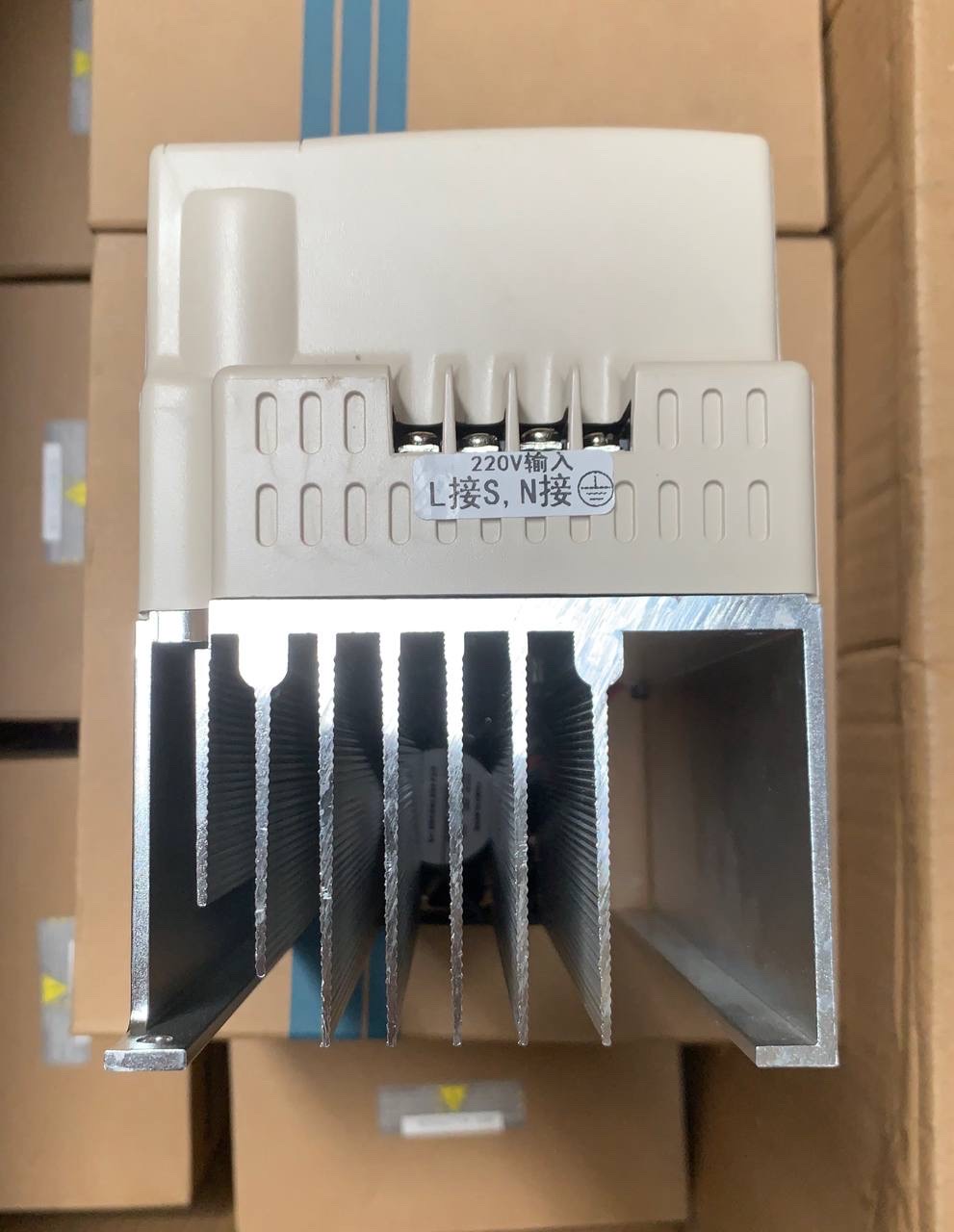 អ៉ីនវេីតទរ័DHG 4kw220v-380V